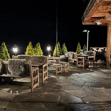 Spacious At Gadaenzweg 1-10 Guests Klosters-Serneus