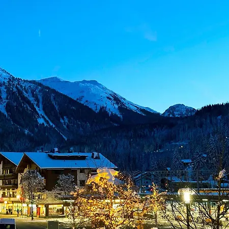 Spacious At Gadaenzweg 1-10 Guests Klosters-Serneus